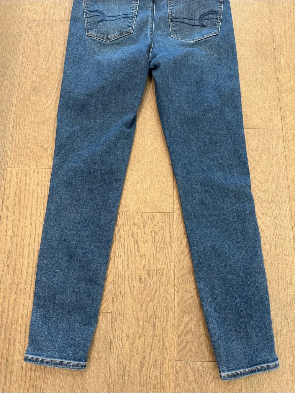 AE Next Level High-Waisted Jegging Comfort Stretch Womens 10 Regular Medium Wash
